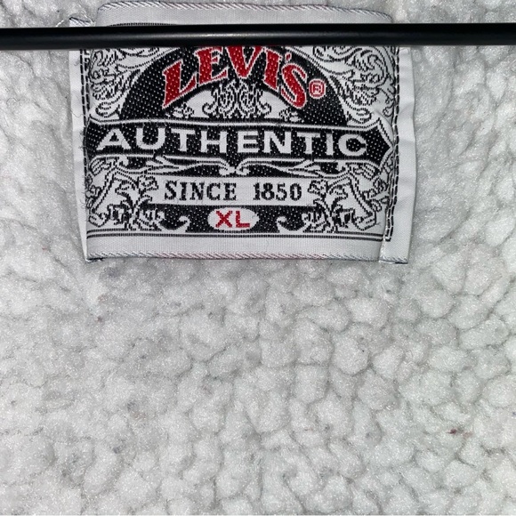 Vintage Levi’s Sherpa Lined Jean Trucker Jacket - Picture 16 of 16